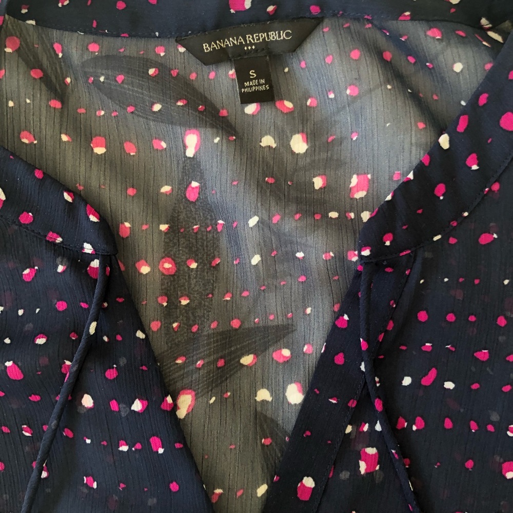 Banana Republic Sheer Blouse - Picture 3 of 4